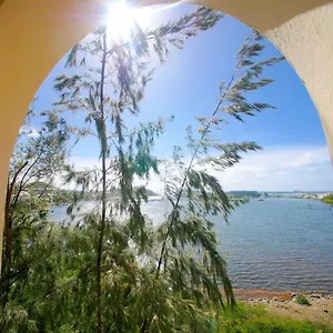 2 Bedroom With Breathtaking View Oyster Pond